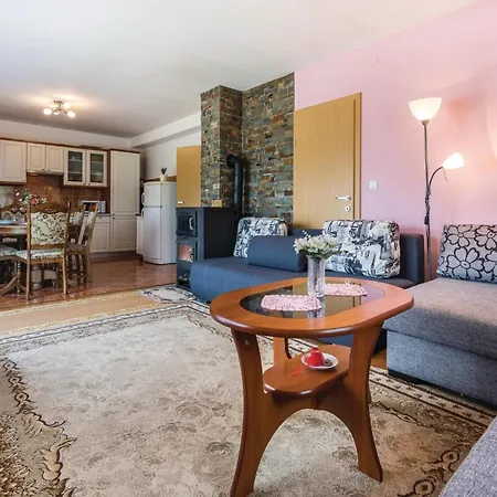 Lovely In With Kitchen Holiday home Pula